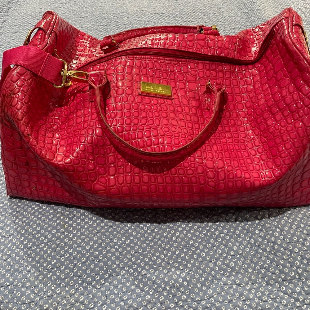 Ladies fashionable carry on bag